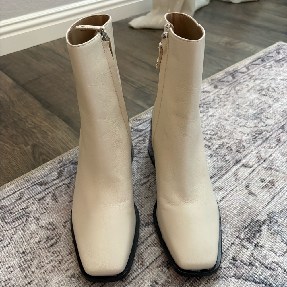 Sam Edelman Winnie Boot - Picture 4 of 5